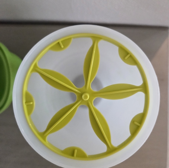Tupperware Mixer - Picture 2 of 3